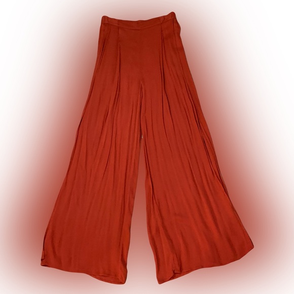 Red Set Crop Top and Flowy pants set! - Picture 2 of 3